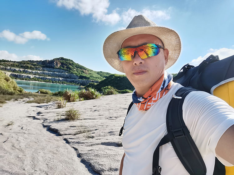 Abenteuer in der Natur, wasserdichte vorne: Der einzigartig gestaltete Sealock Outdoor -wasserdichte Rucksack im Freien