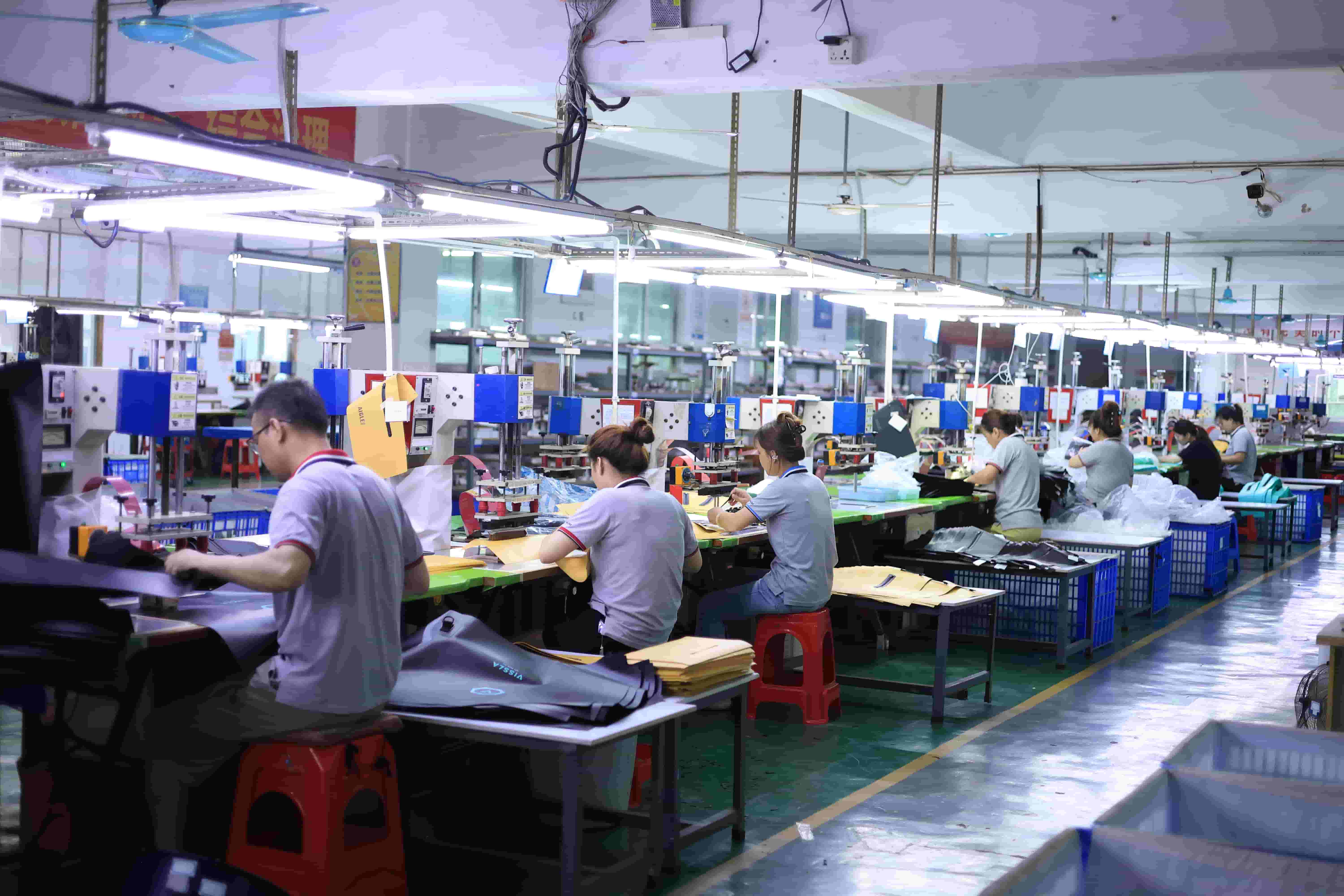 Hersteller wasserdichter Taschen in China: Vollständiger OEM-Leitfaden