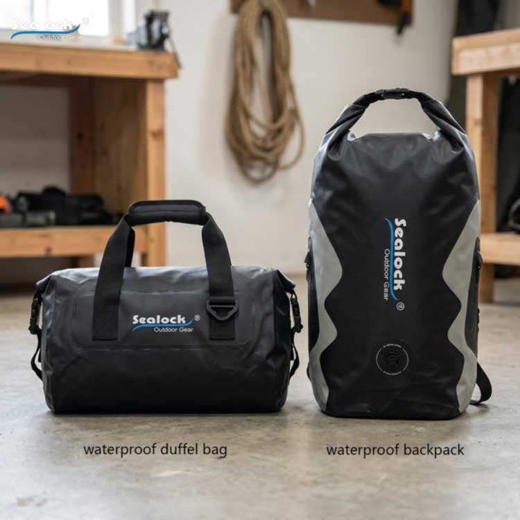 Wasserdichte Reisetasche vs. wasserdichter Rucksack