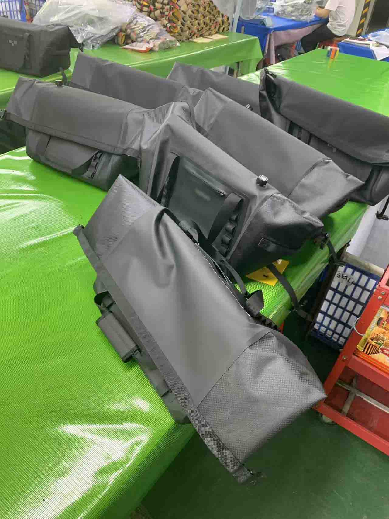 Sealock schließt einen OEM-Produktionslauf geschweißter wasserdichter Ausrüstungstaschen für eine ausländische Marke ab