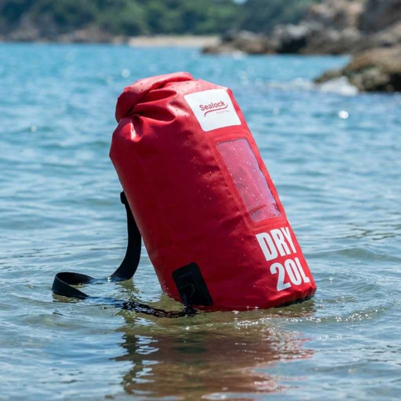 Schwimmende Trockentaschen: Warum manche schwimmen und andere sinken